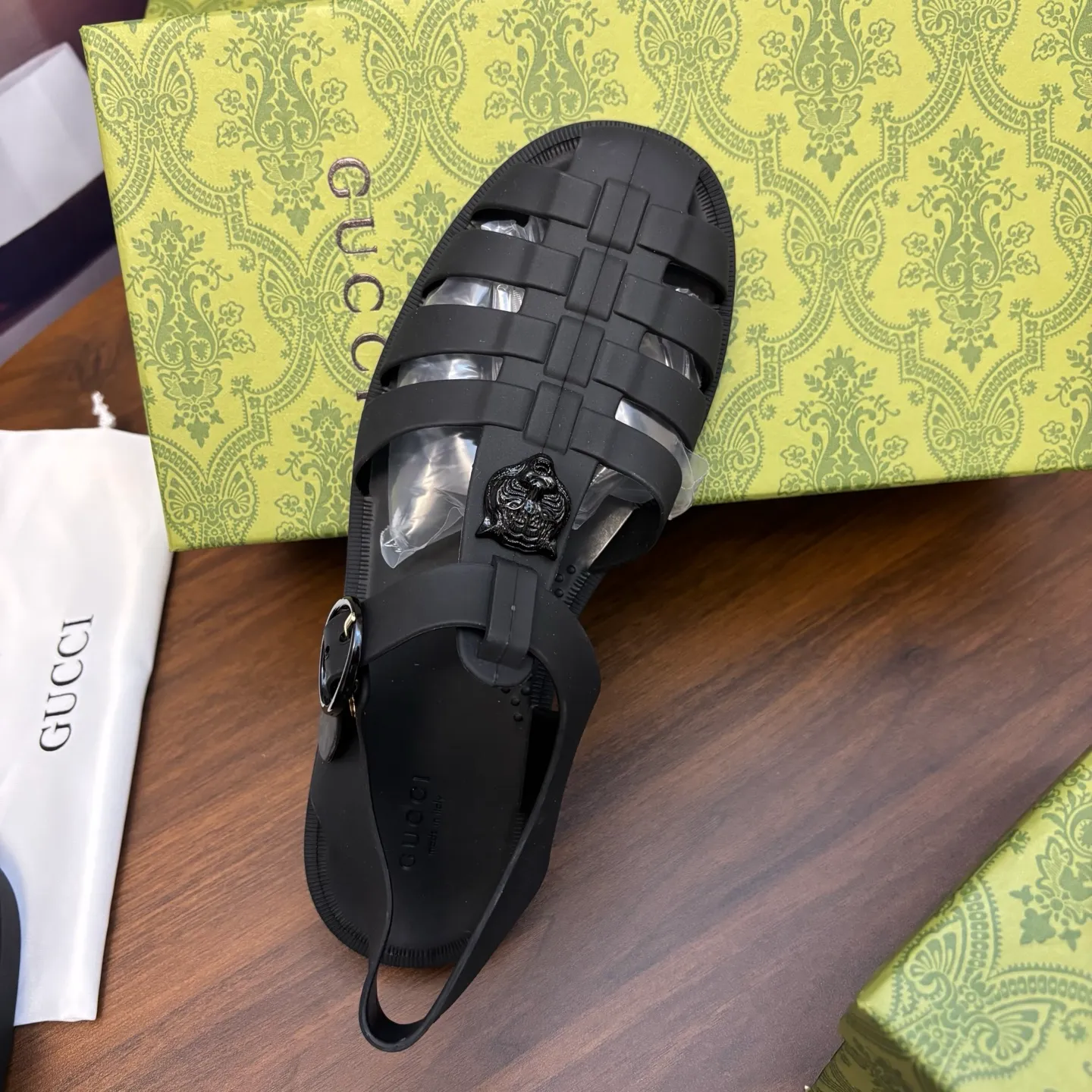 Men's shoes 260💰 [Gucci] Counter quality, top-quality original goods, real photos! Original TPU material, fine workmanship, comfortable; genuine 1:1 replica Size: 36 ~ 46